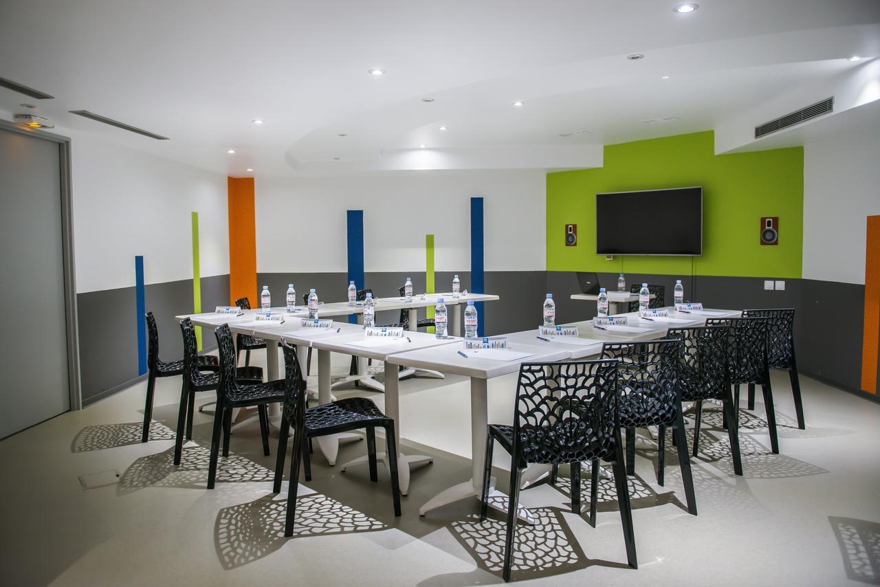 Ibis Budget Site Du Futuroscope Chasseneuil-du-Poitou Eksteriør billede