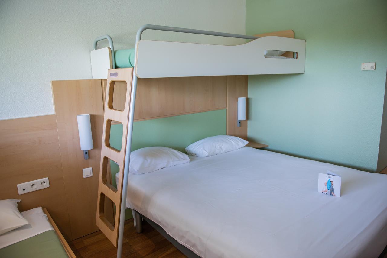 Ibis Budget Site Du Futuroscope Chasseneuil-du-Poitou Eksteriør billede